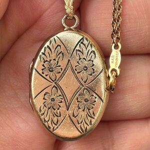 Vintage Floral Engraved Locket 1940’s Gold Filled 24”